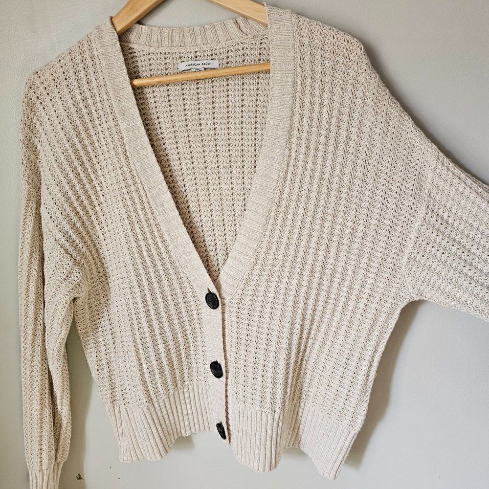 EUC AMERICAN EAGLE OUTFITTERS V NECK BUTTON DOWN CREAM CARDIGAN SIZE S - Picture 3 of 14